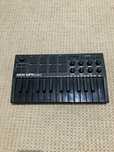 Миди клавиатура Akai MPK mini