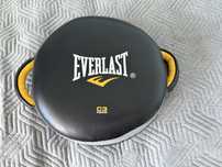 продается лапа Everlast