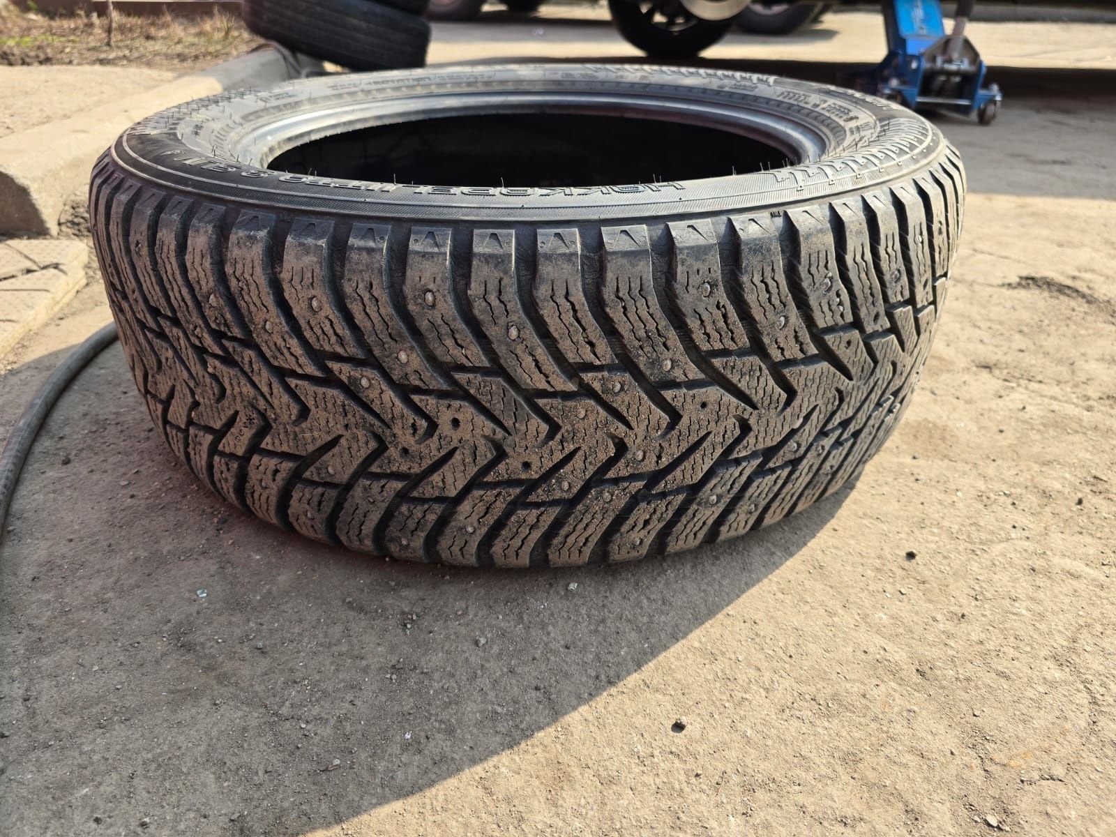 Nokian Hakkapelita 235/55/R18