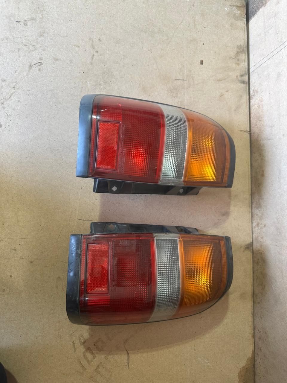 Фонари задние Nissan Pathfinder r50 terrano