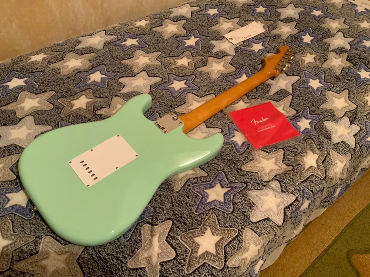 Электрогитара Fender Vintera 60's Stratocaster Surf green