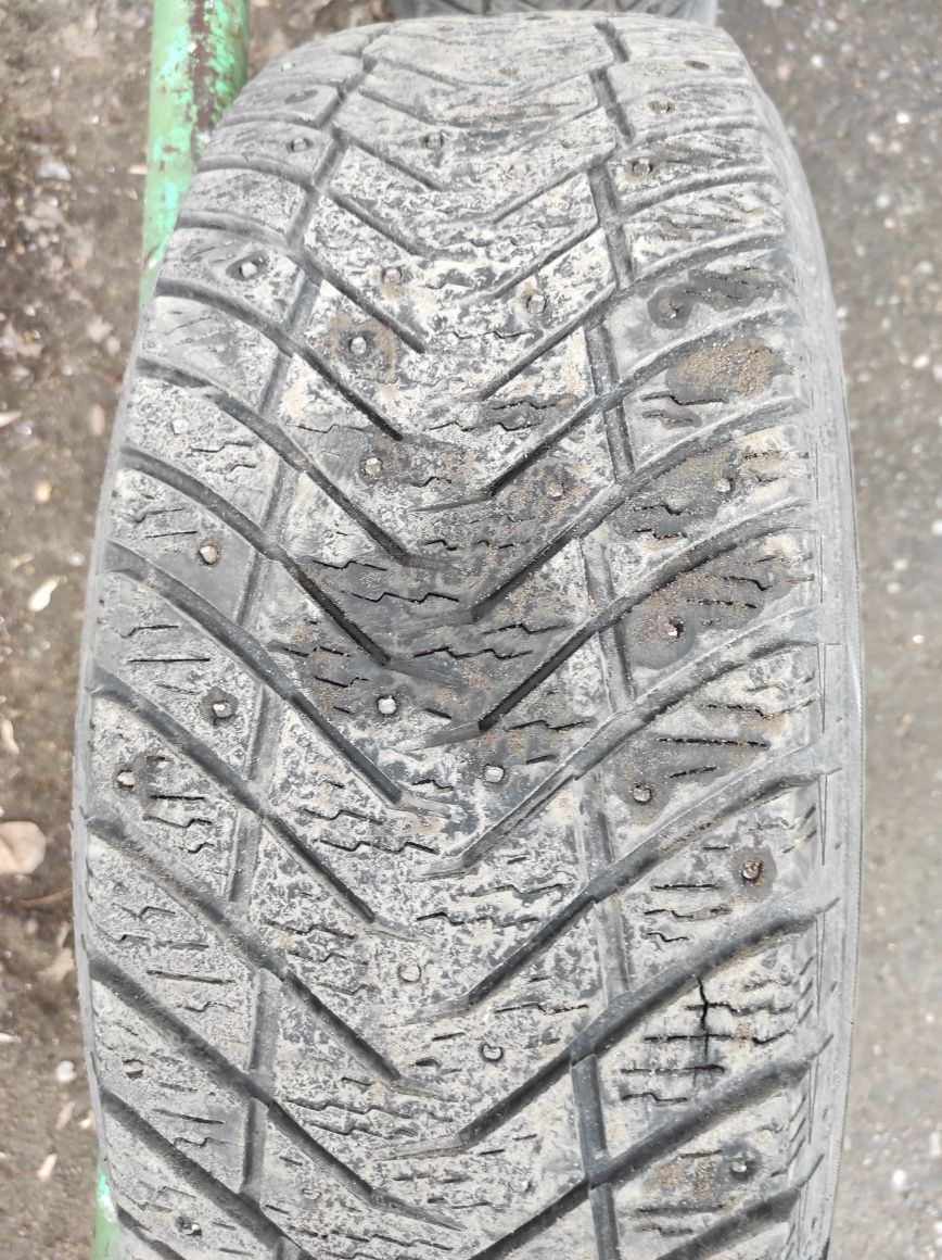 Продам шины зима YOKOHAMA 235*60R18 цена за пару