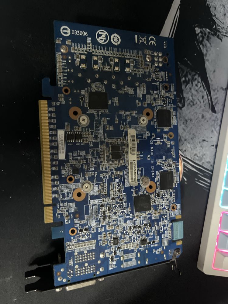 Продаю срочно в хорошем состоянии видеокарту GTX660