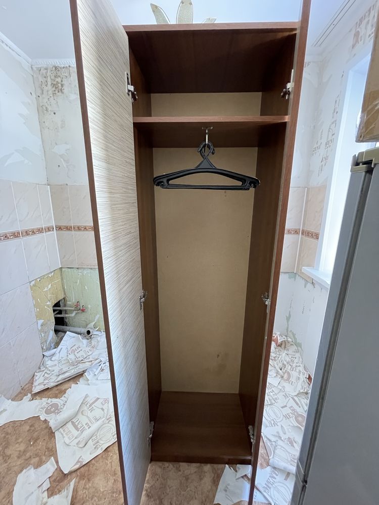 Продам  плательный шкаф