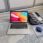 MacBook Pro 13/Core i5/ОЗУ-8ГБ/SSD-256GB/Работает шустро и быстро