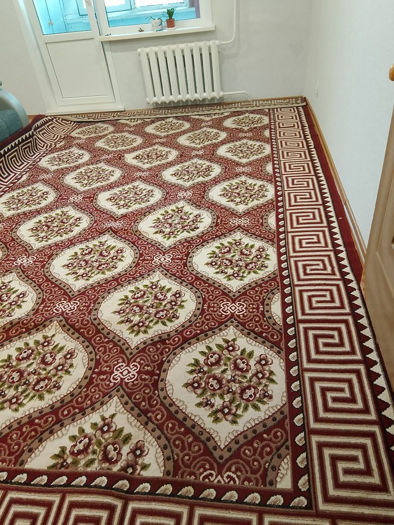 Кілем сатылады. Состаяниесі өте күшті