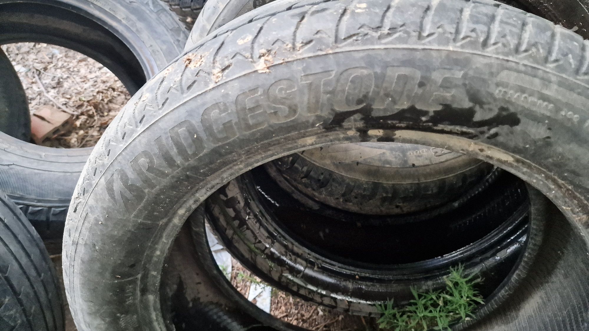 Продам комплект шин 245/50 r19 в отличном состоянии БРИДЖСТОУН