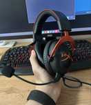 Наушник HyperX..