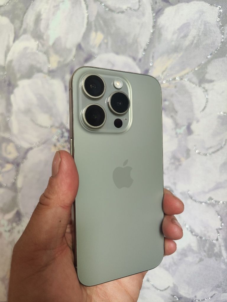 Продам iPhone 15 pro 256Gb