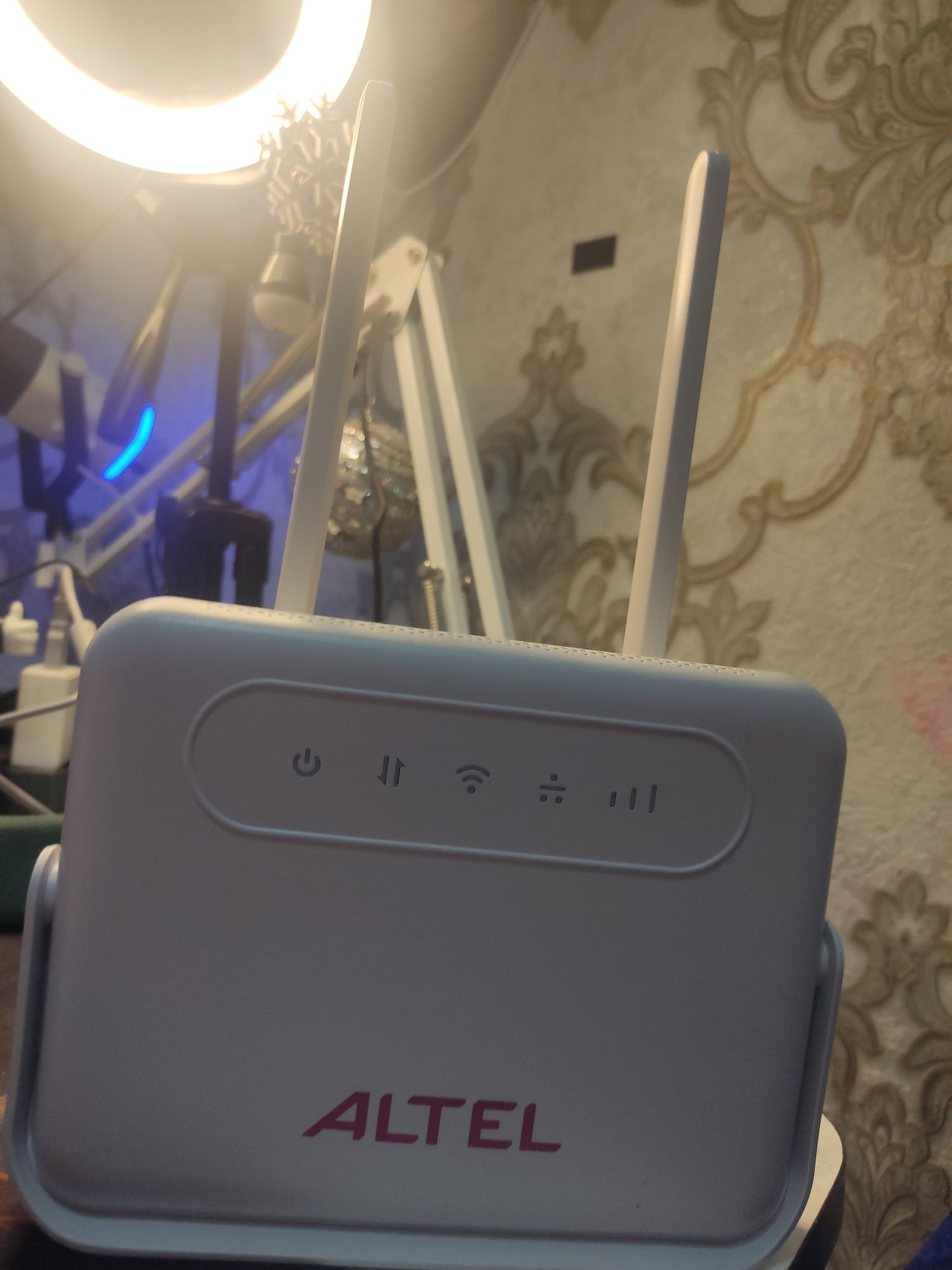 Продам wi-fi роутер Altel LTE Cat6