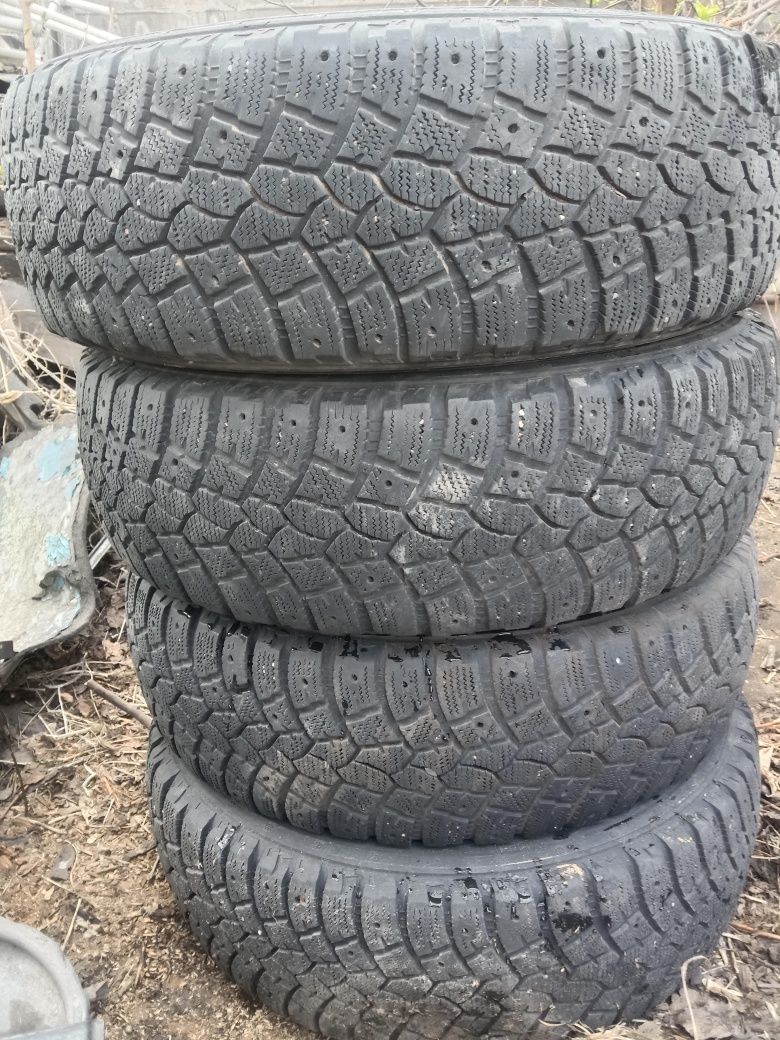 Покрышка на 225/70 R16 4шт Motodor