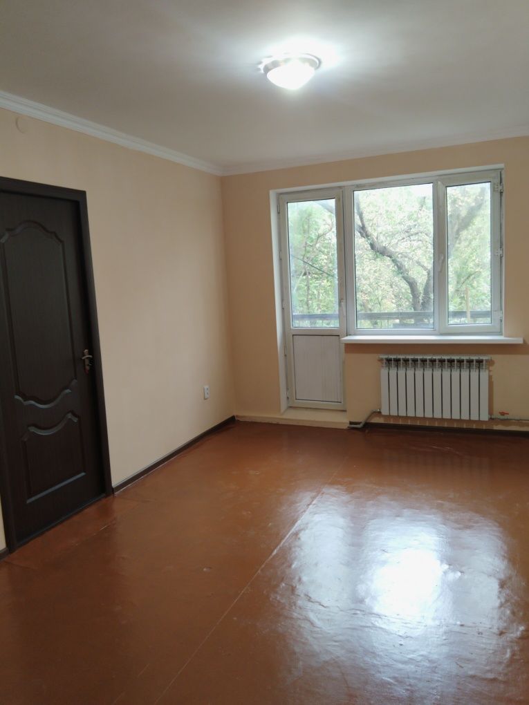Срочно продается 2 х комнатная квартира.