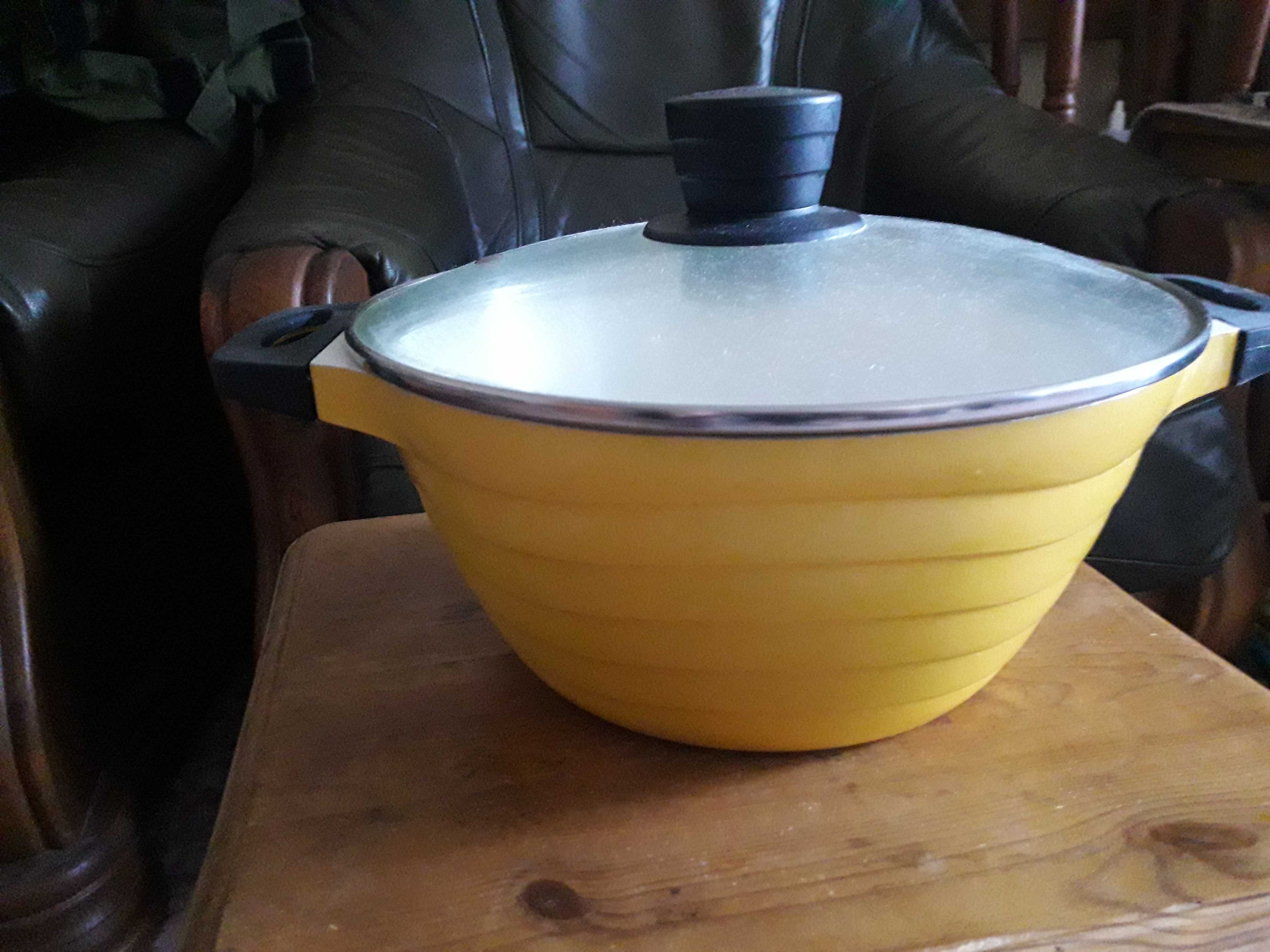 сковороды  с крышкой 6 штук, казаны