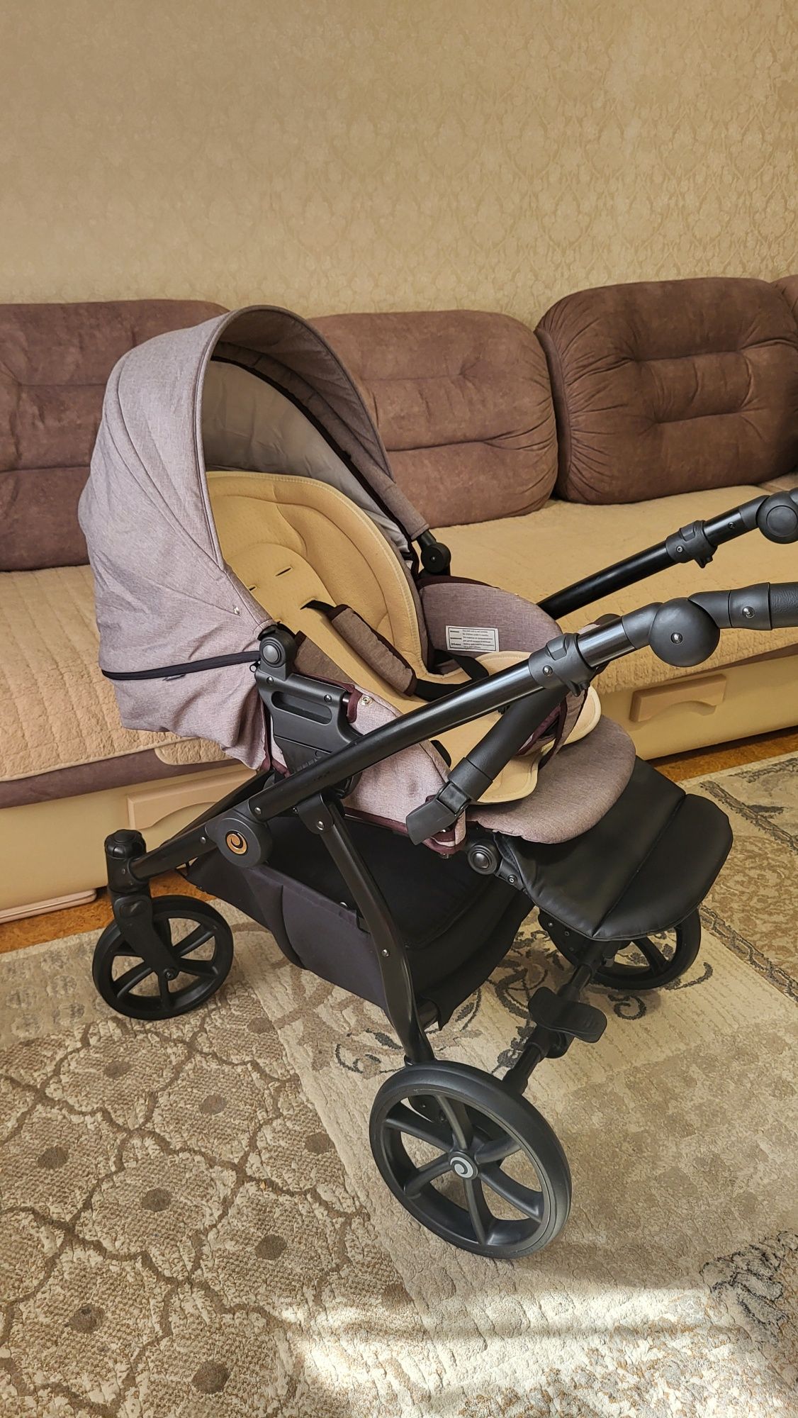 Продаю коляску Tutis Nanni 3в1