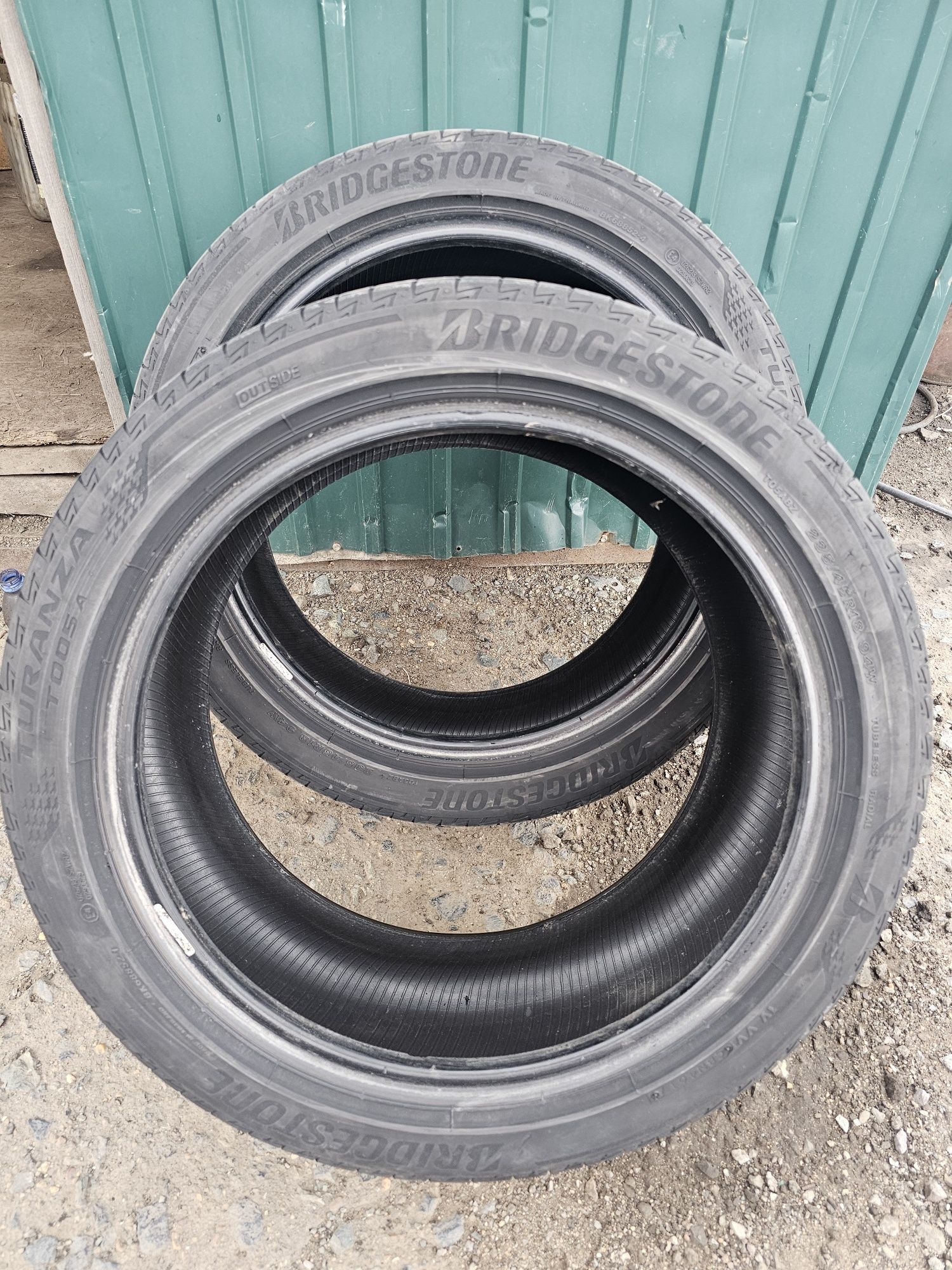 Продам резину BRIDGESTONE 235/45 R18