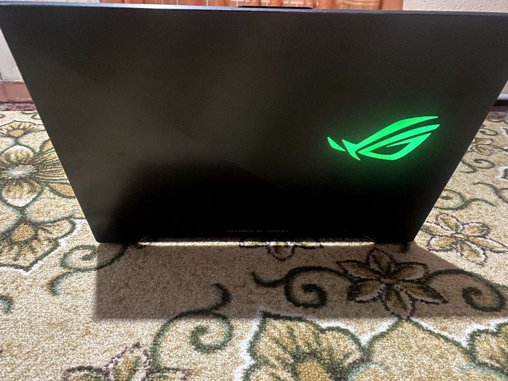 Ноутбук Asus ROG STRIX SCAR 2