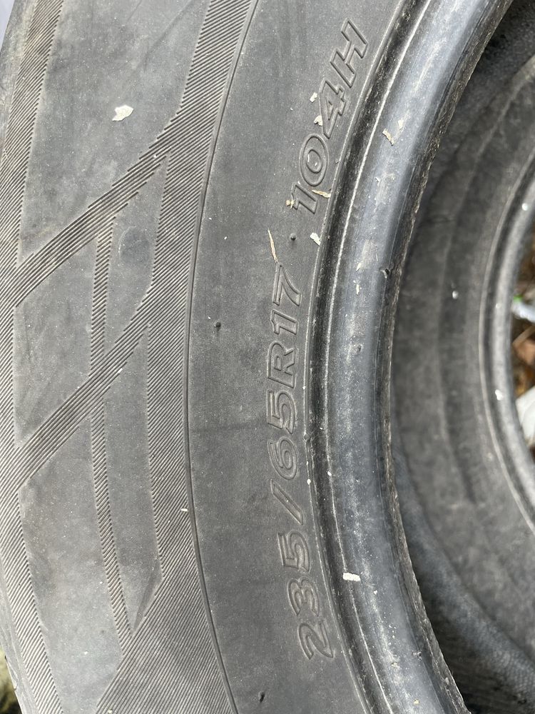 Продам шины средном состояние