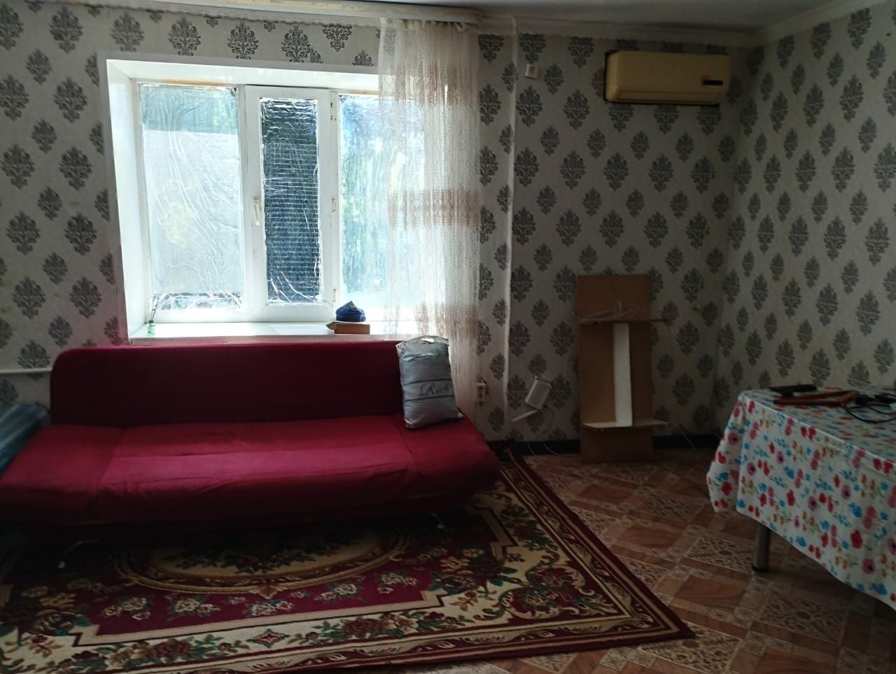 Продам однокомнатную квартиру бывший садик без балкона 28 квадратнов