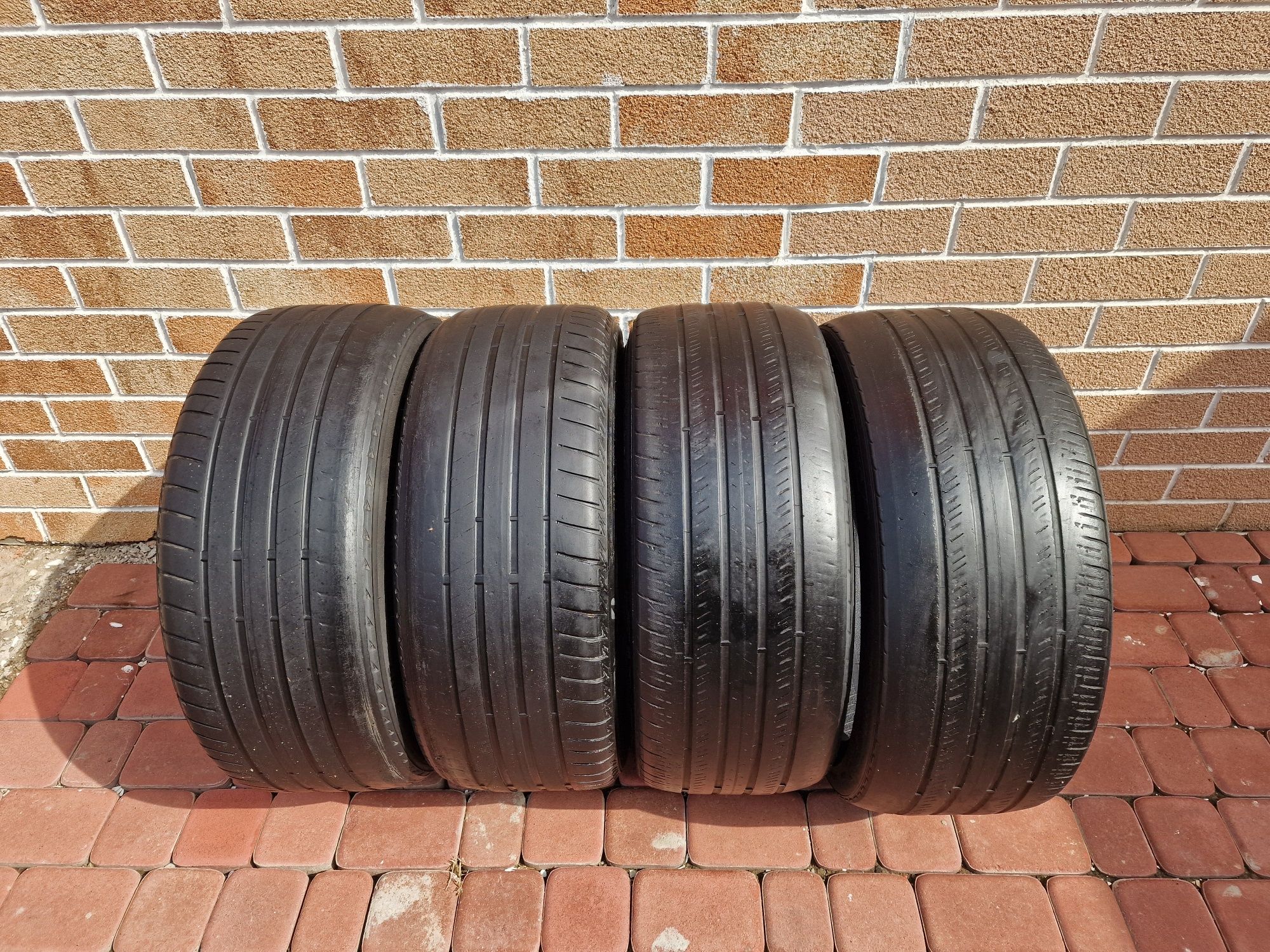 235/40/19, комплект Bridgestone 2 шт, Goodyear 2шт.