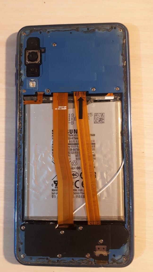 Samsung A750 нуждается в ремонте