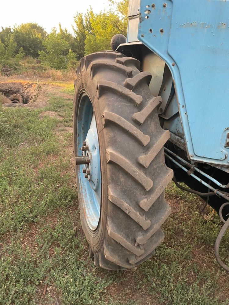 Продам трактор Т28