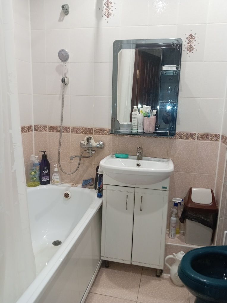 Продам 2 х комнат кв на Автопарке