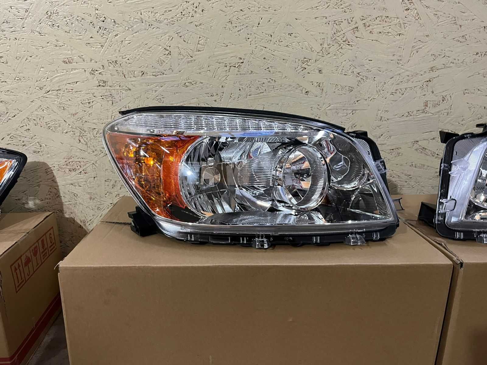 Фара на Тайота Рав4 2005- (Америка) /Toyota Rav4 2008 USA