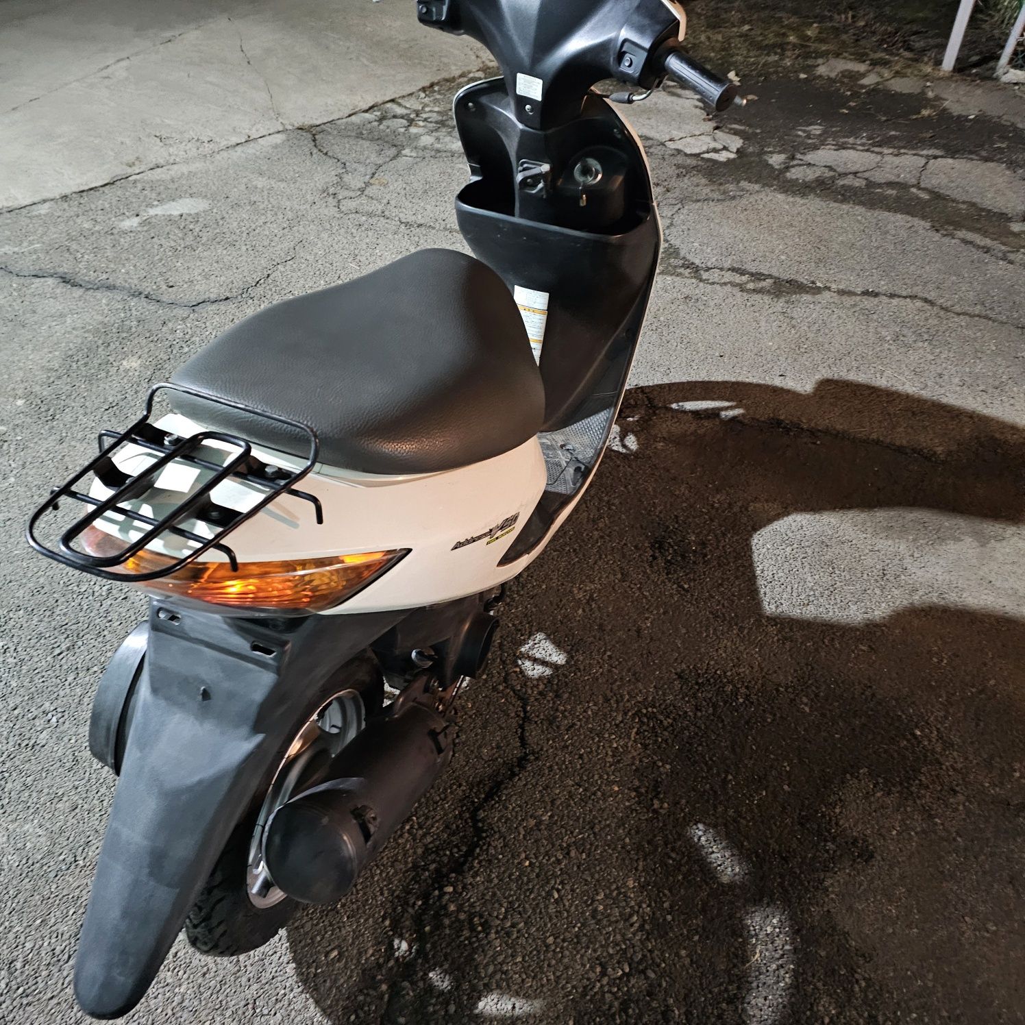 Suzuki address v50