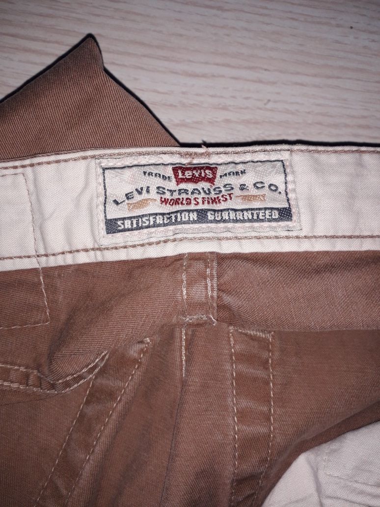 Фирменные джинсы Levi's 401 размер 27/30