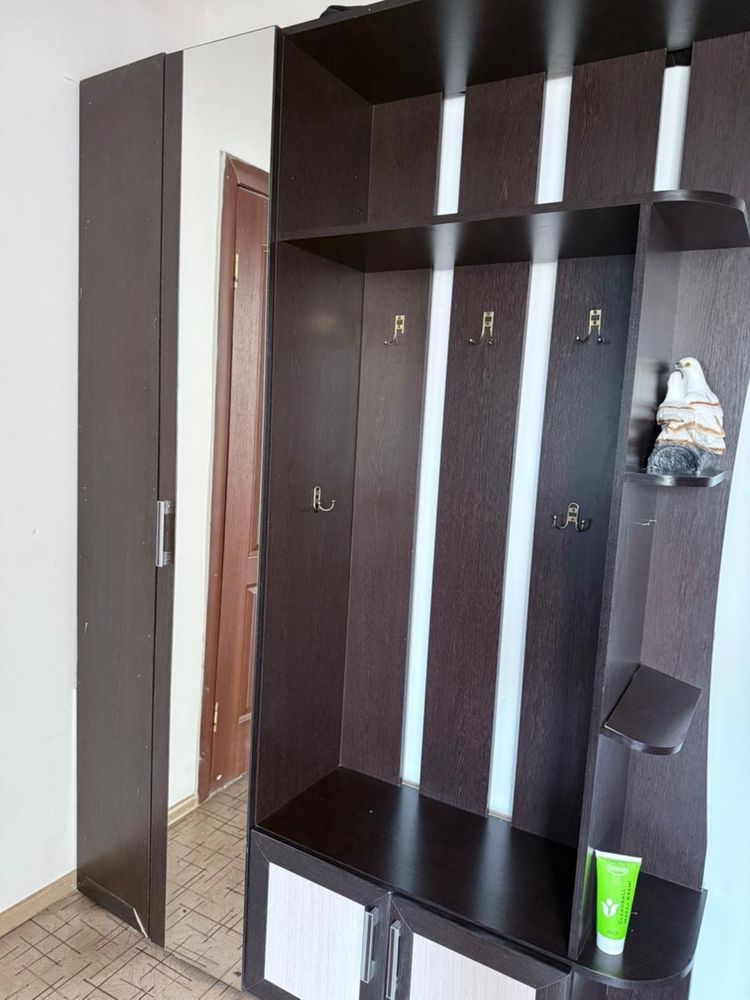 Продам шкаф для прихожей