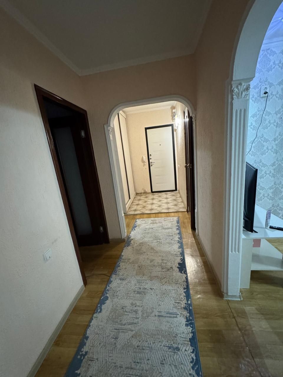 11мкр 3х продам срочно