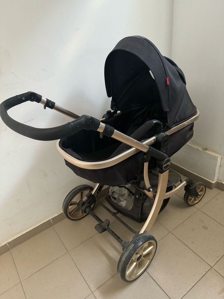 Продам детскую коляску