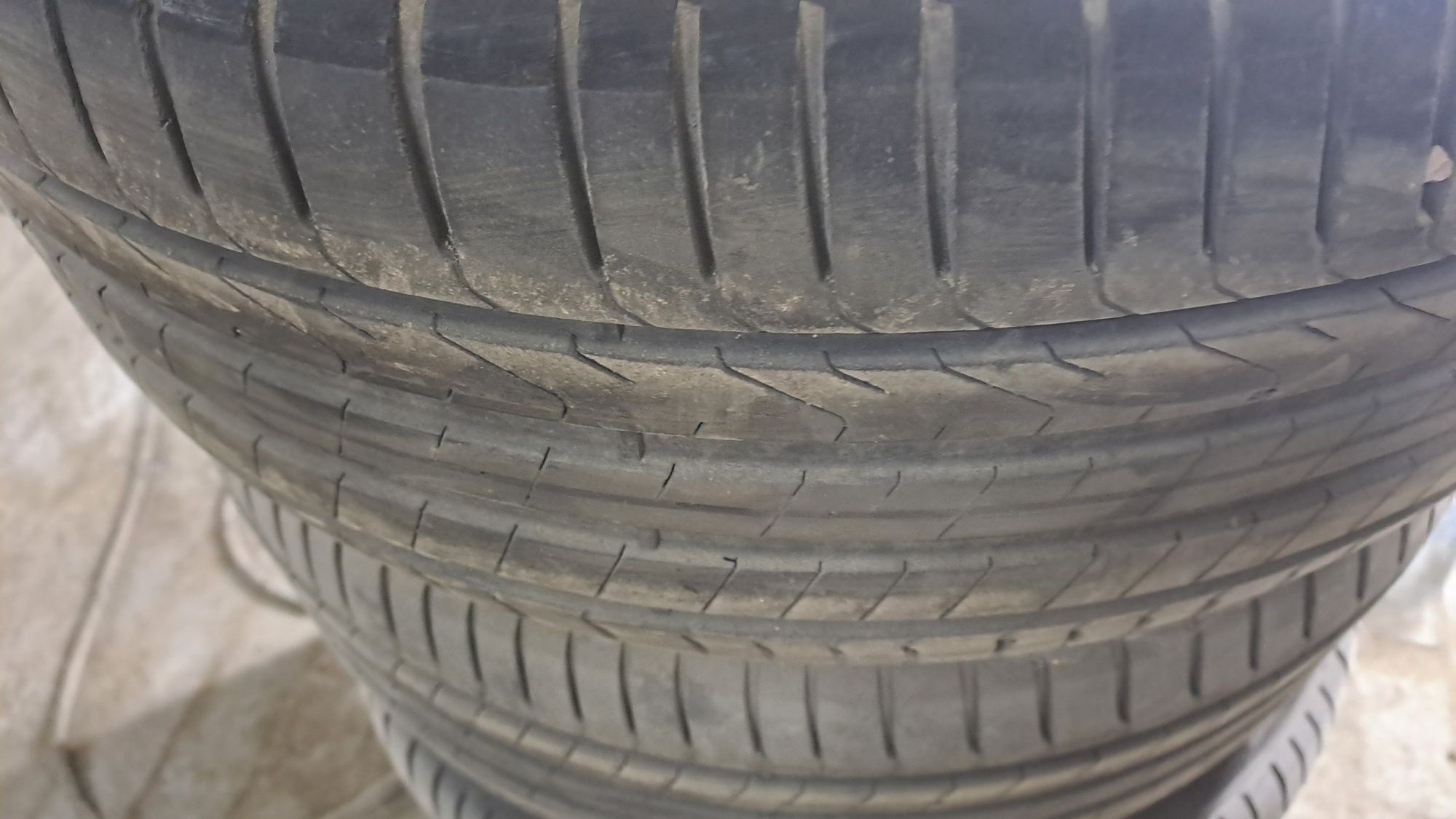 Продам летнюю резину Пирелли