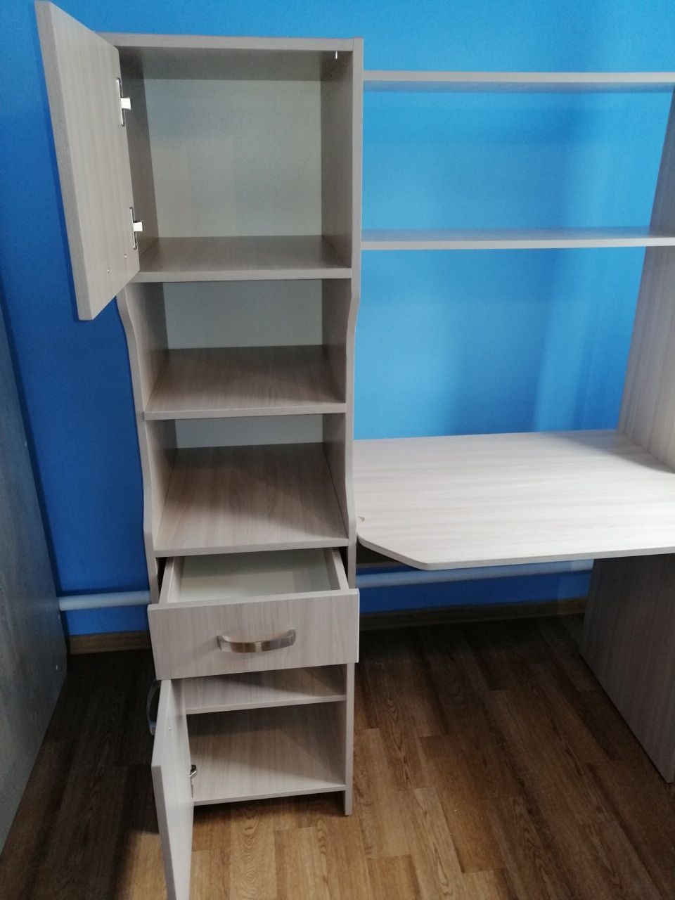 Продам стол парта