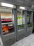 Витринный холодильник для молочных продуктов, в хорошом состояний