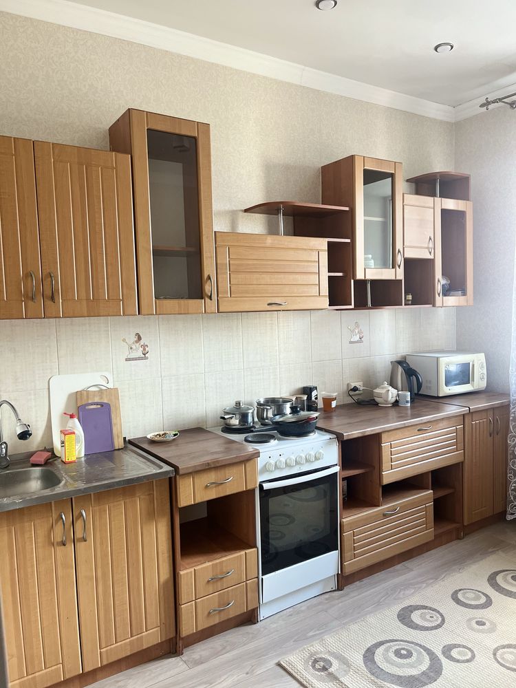 Продам большую кухонную