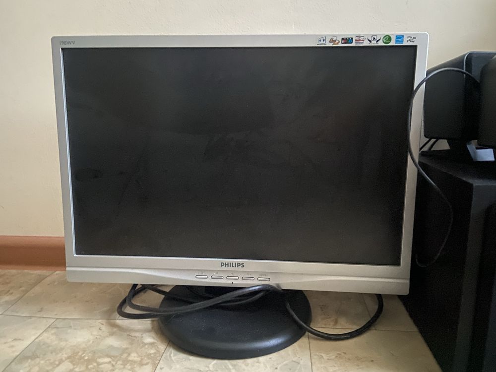 Продам монитор philips за символическую сумму