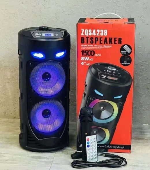 Колонка караоке с микрофоном
