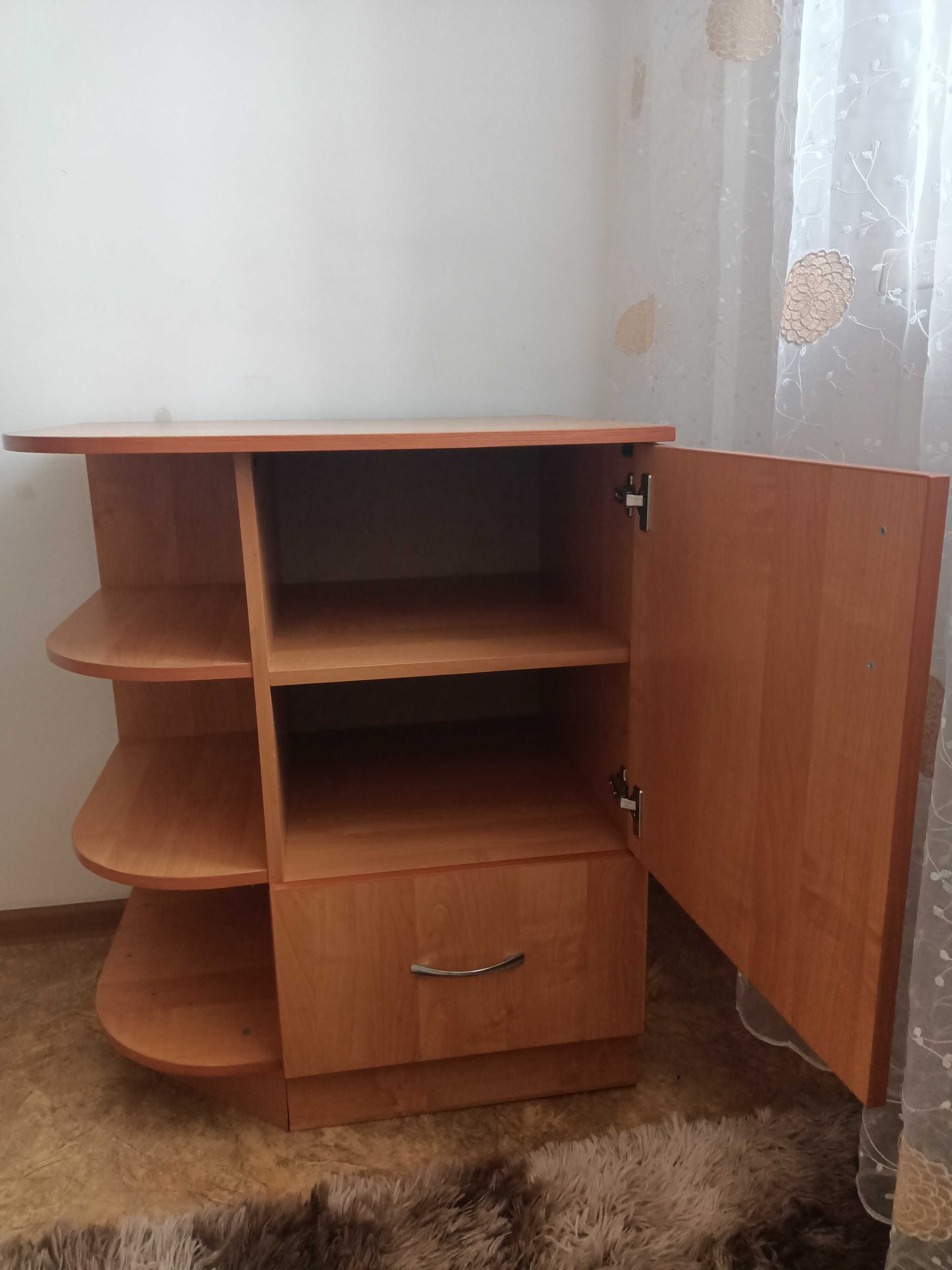 Тумба б/у в хорошем состоянии