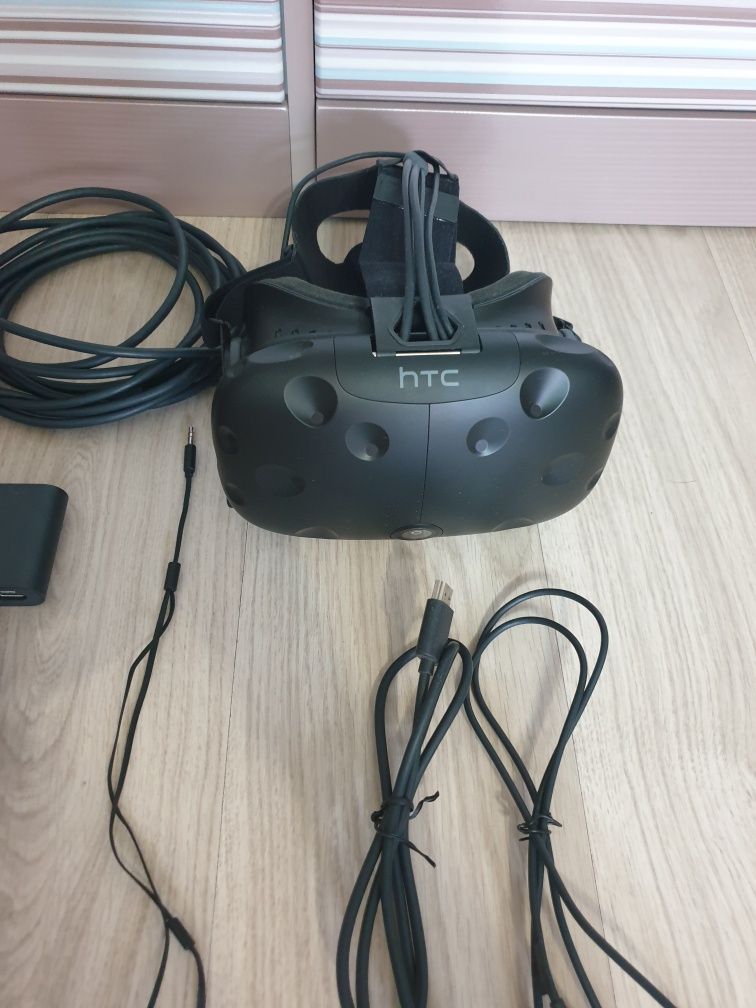 Продам очки виртуальной реальности HTC VIVE