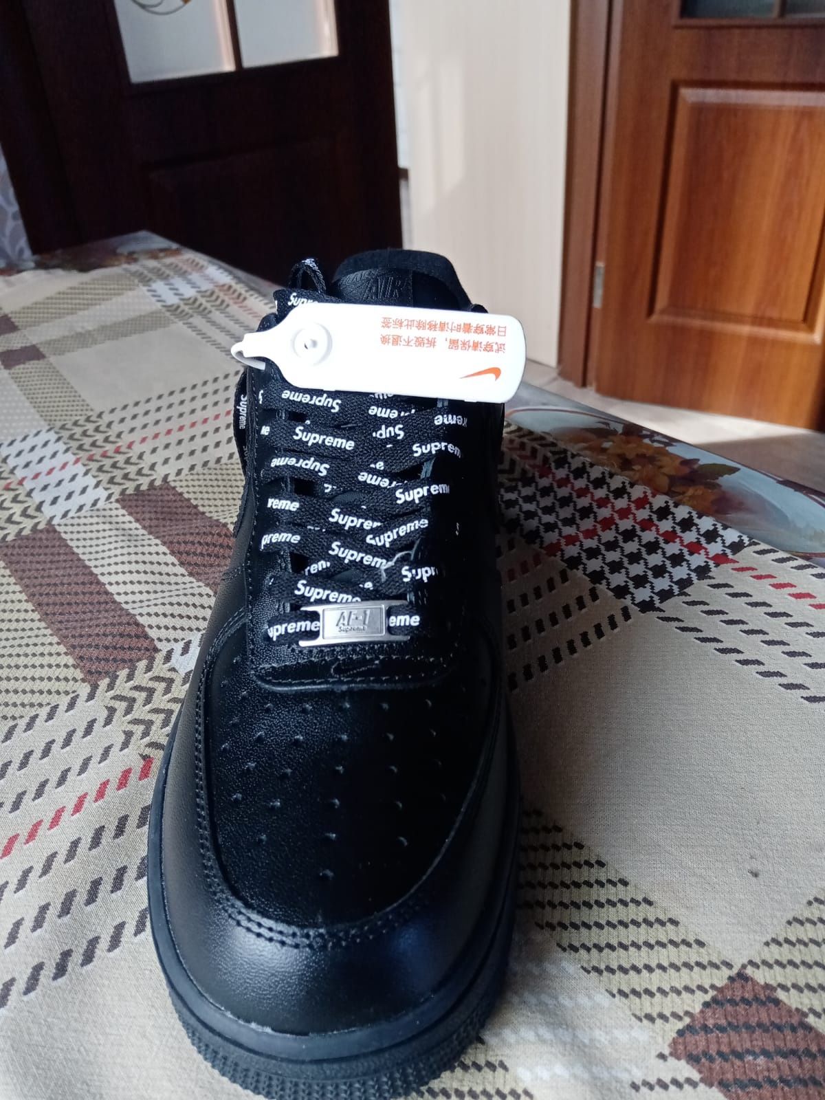 Кроссовки новые "Nike Supreme Black"