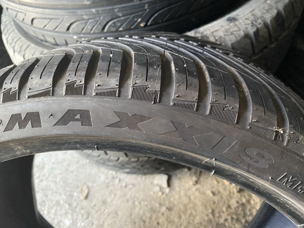 225/35/18 пара бу максис