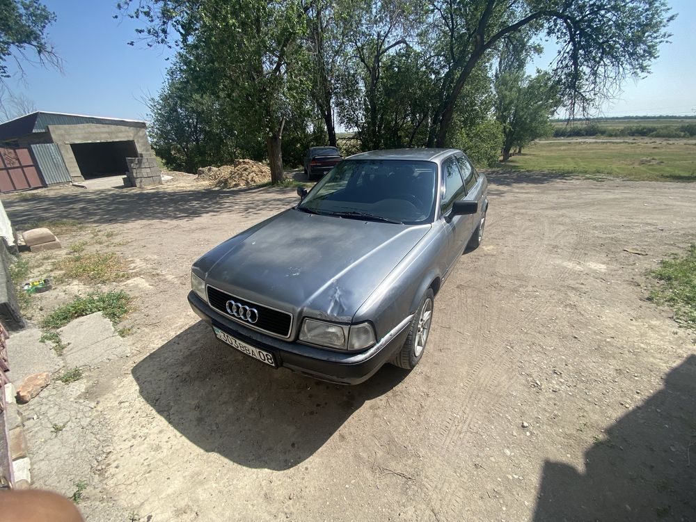 Өзін жасына жақсы 80 % өз краскісінде 2 жеріңде шпакел бар шірік жоқ