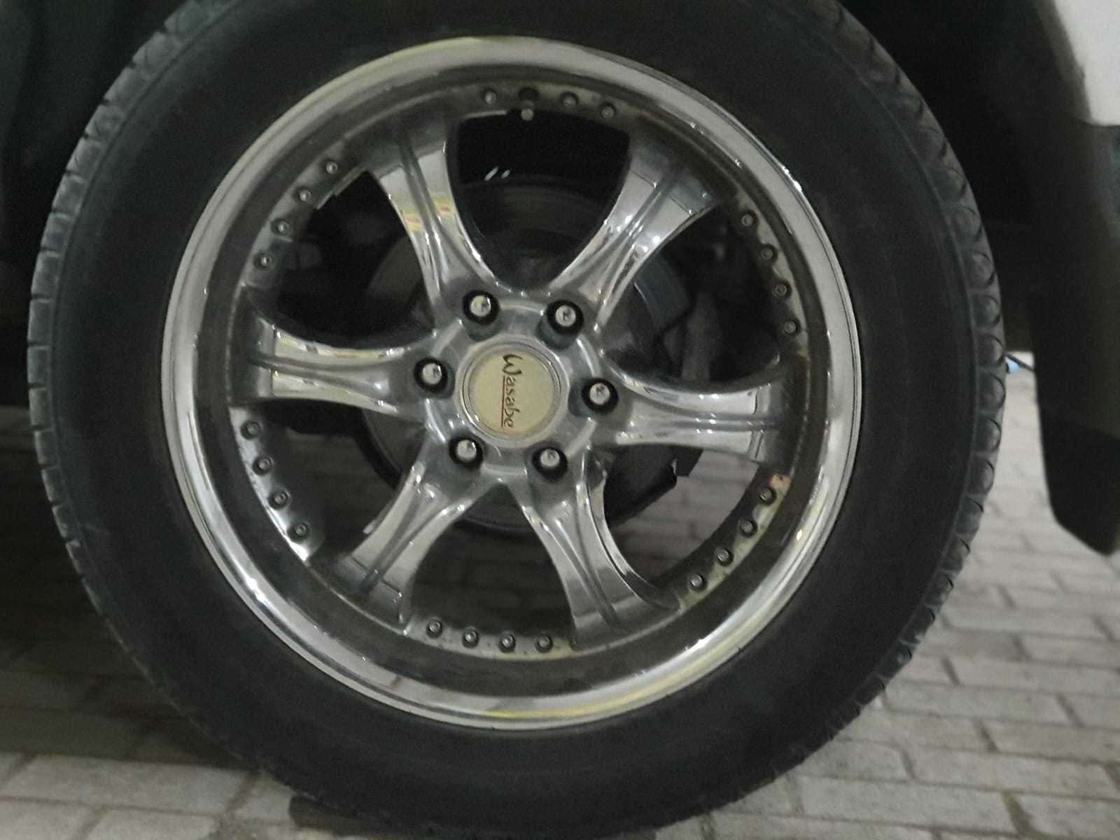 Срочно продам летние шины с дисками R20  6  Разболтовка 6x139.7