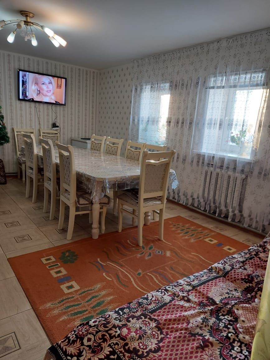 Продам котедж в 20-м микрорайоне.