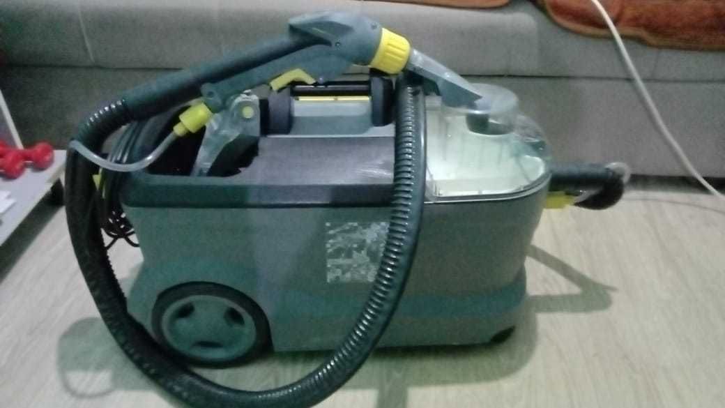 Продам моющий пылесос KARCHER PUZZI 10/1