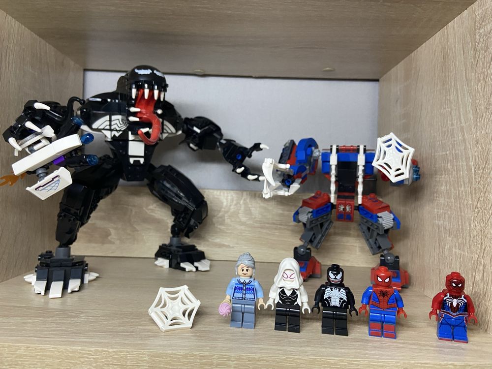 LEGO набор «человека паука с веномом меха»