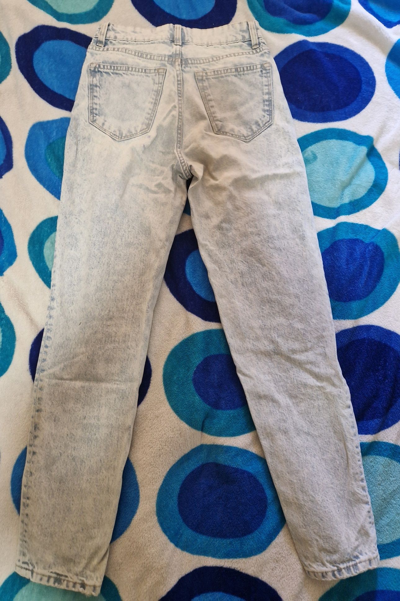 Джинсы Bershka 32р
