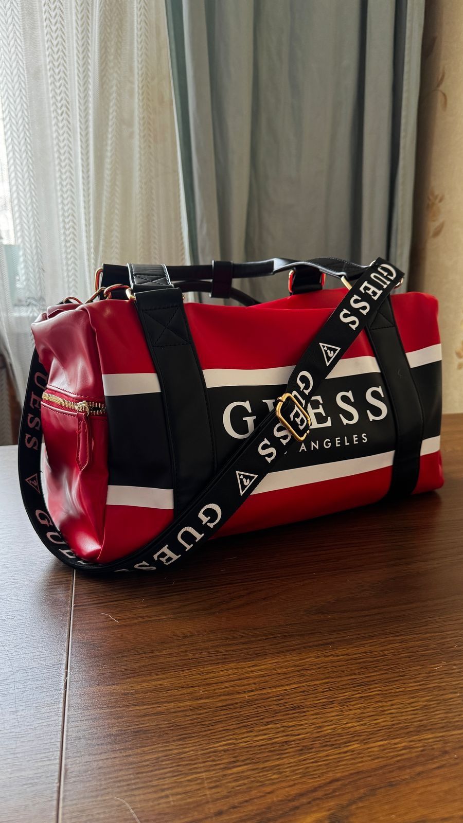 Сумка Guess красная