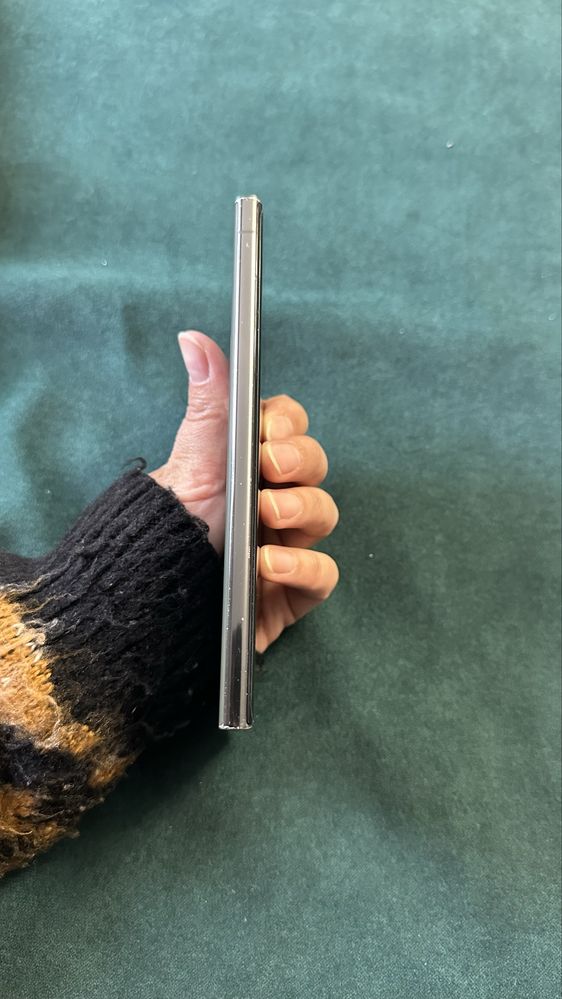 Samsung s23 в идеальном состоянии